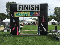 2016-09-10 Woodstock 5K The finish line ready for some runners to arrive.